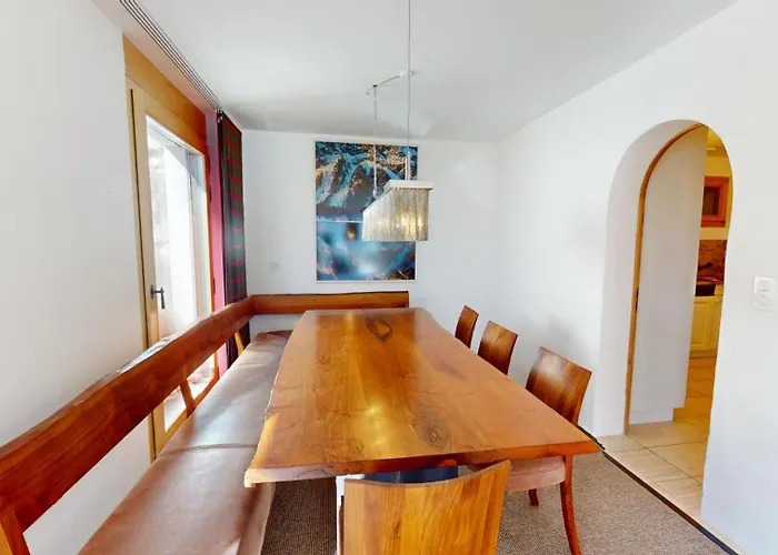 Lägenhet Brattas 40