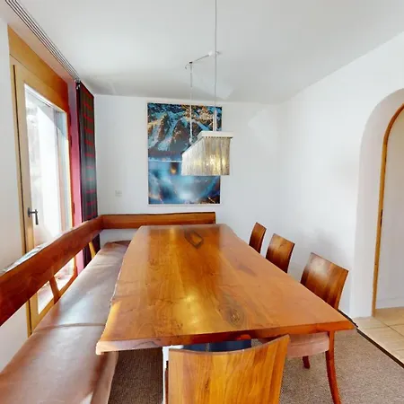 Apartament Brattas 40